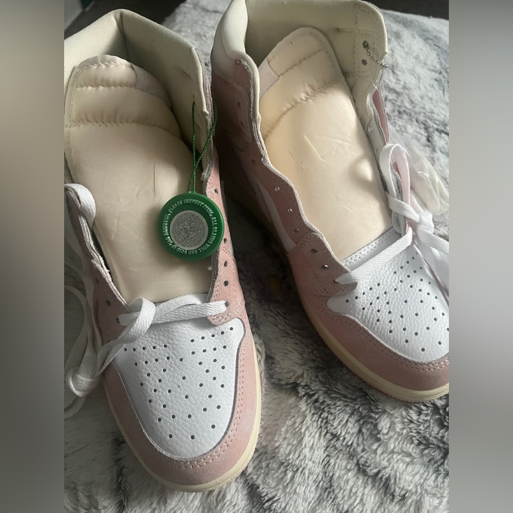 Women jordan 1 pink